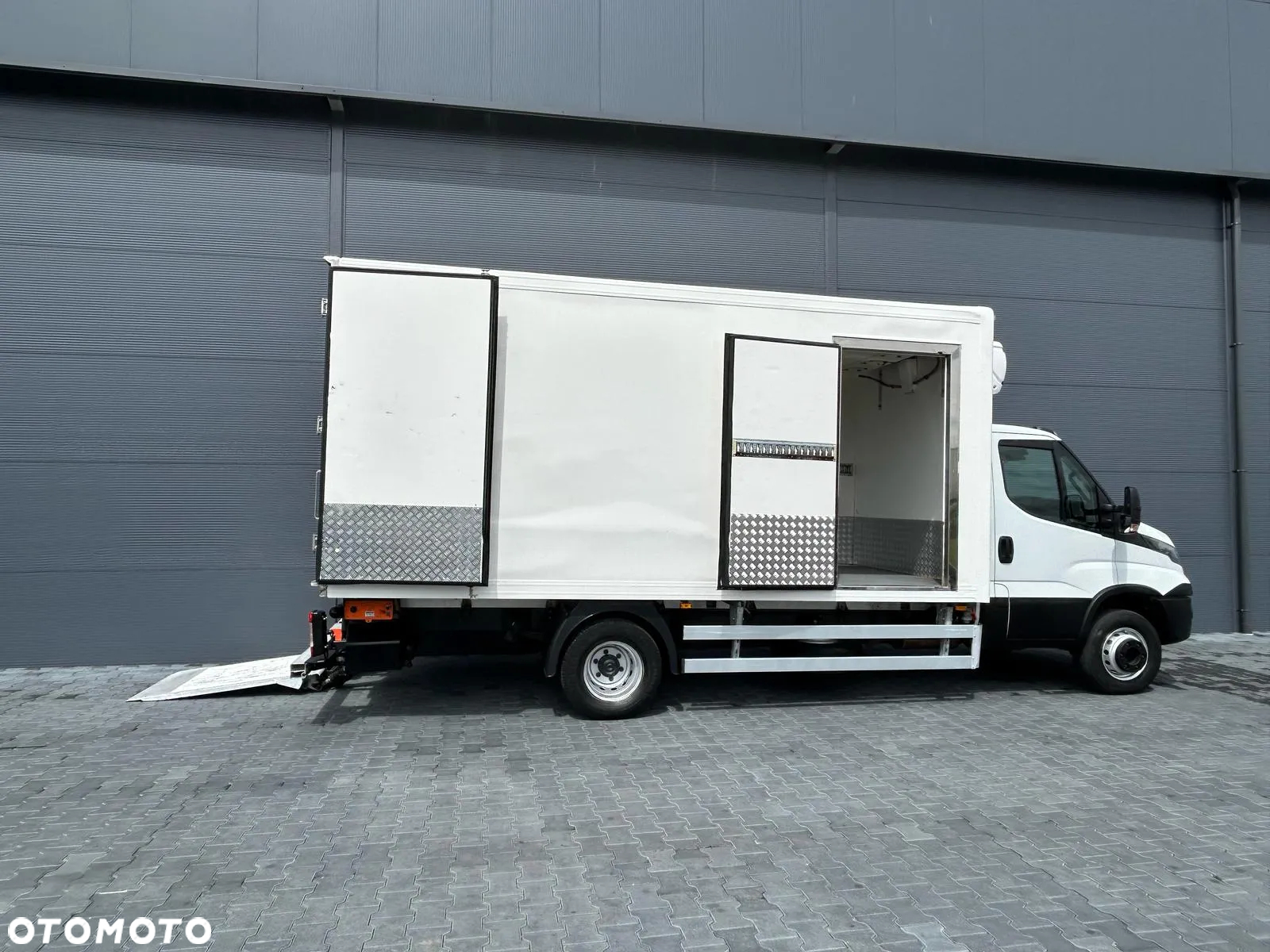 Iveco Daily 70C15 3.0 HPI Chłodnia Mroźnia 9 palet + winda 1000kg **Bez Adblue**Climatronic**Sprowadzony**2016R** - 8