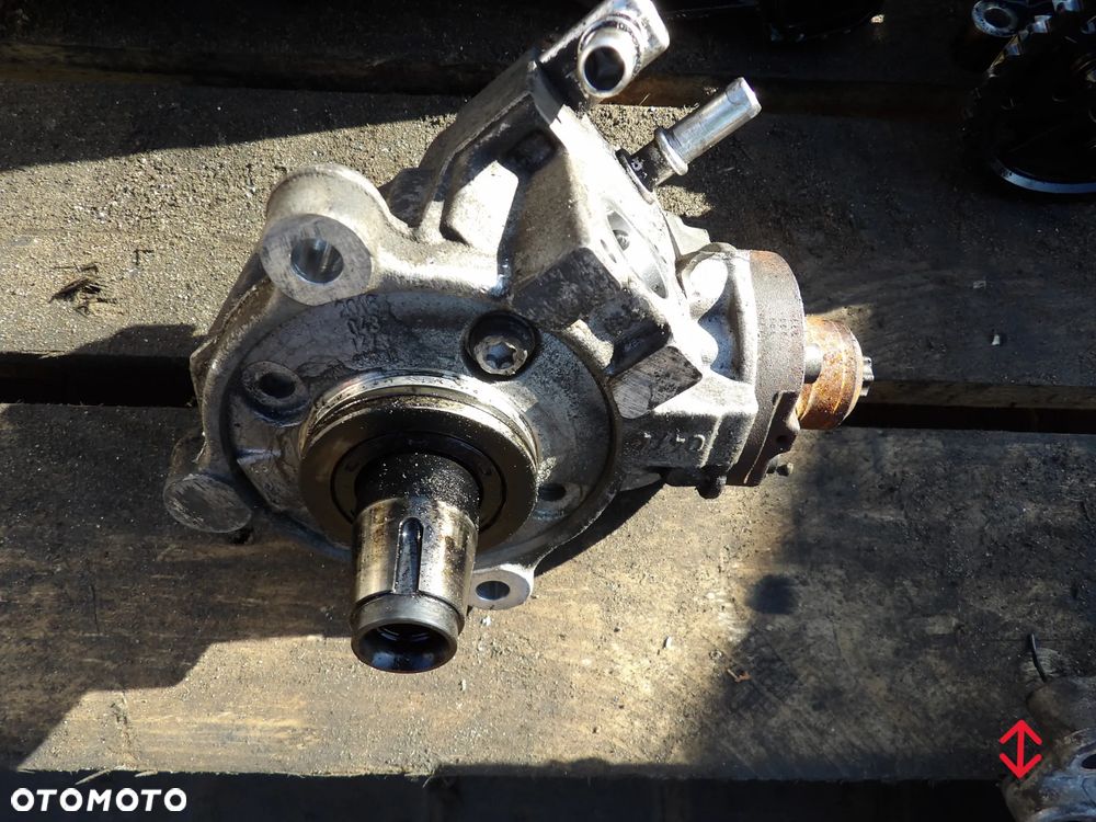 BMW - F45,F46,F48 - B47C20A - POMPA WTRYSKOWA - 8511626 - 1
