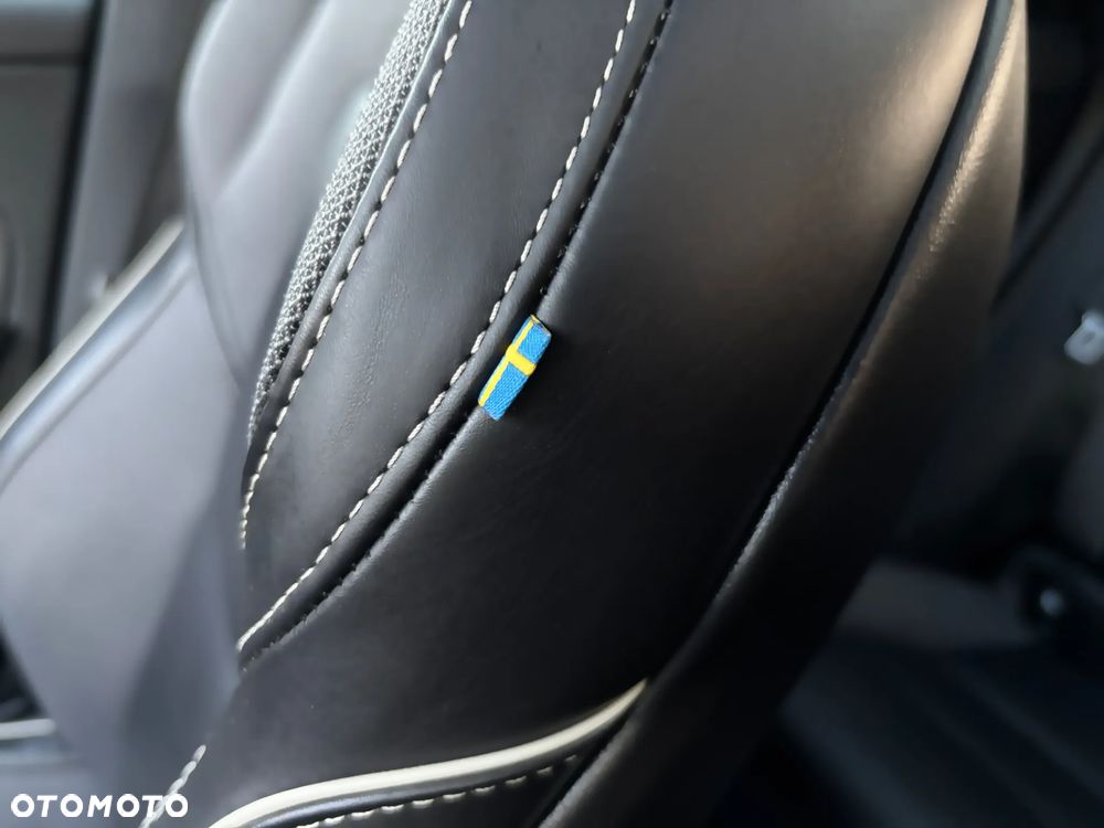 Volvo XC 60 B4 D AWD Geartronic RDesign - 24