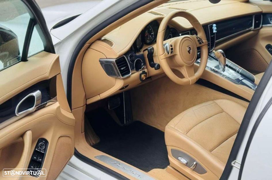 Porsche Panamera 4 PDK Platinum Edition - 14