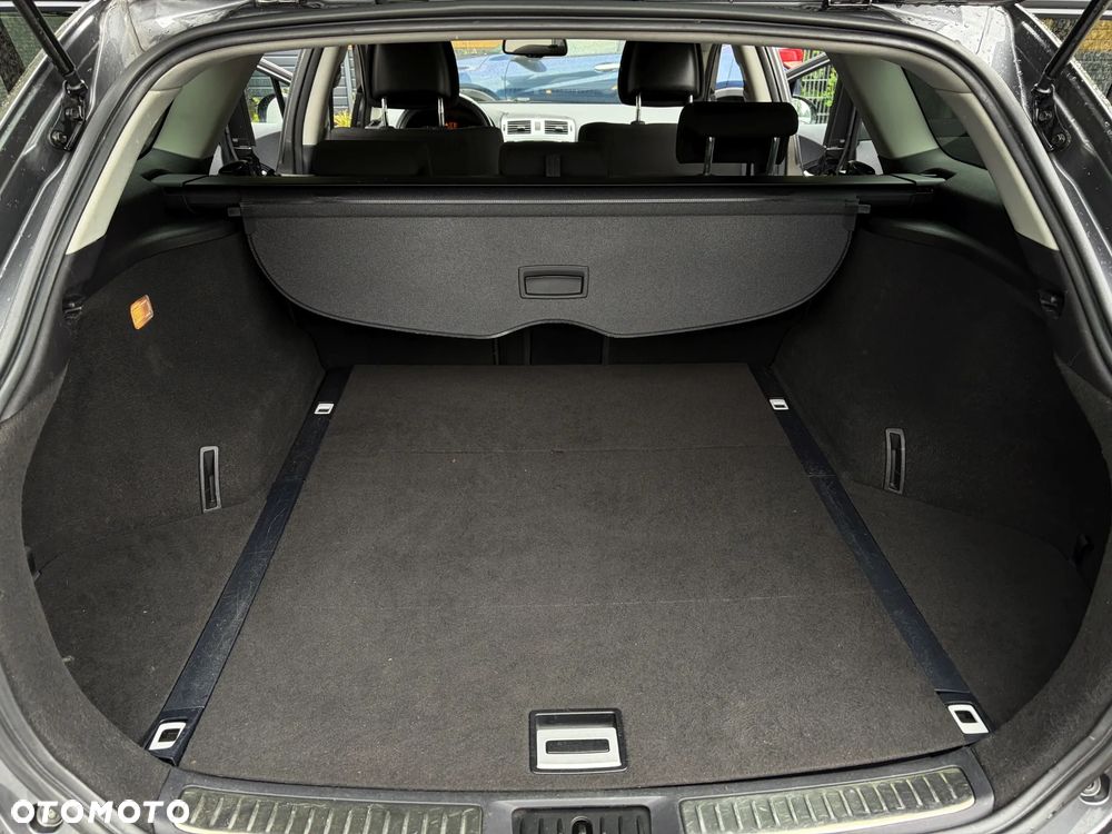 Toyota Avensis 1.8 Premium - 32