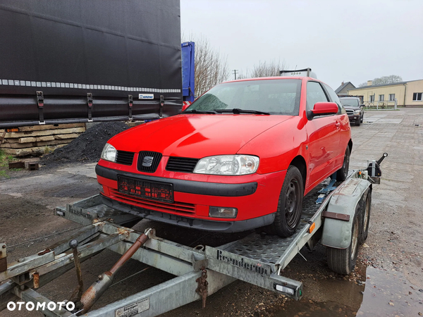 SEAT IBIZA 1,4 benzyna  CZĘŚCI , lampa, błotnik, maska , zderzak , rozrusznik