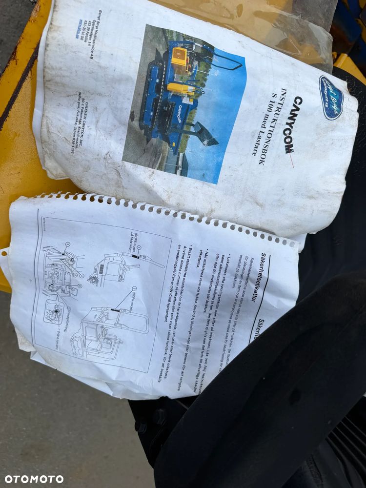 Kubota Canycon S100. Wozidło Gąsienicowe. Japońska Wywrotka w Pełni Hydrauliczna. Samo-załadowcza łyżka. Kiper Obrotowy! Silnik Kubota 3cylindry. Potężna moc. Szybka wolna jazda! Tylko 351 MTG. 2015rok prod. Ani deka luzów czy wycieków! Maszyna Sprowadzona z Norwegii z urzędu komunalnego. Używana raz do roku. Wielka Okazja! - 24