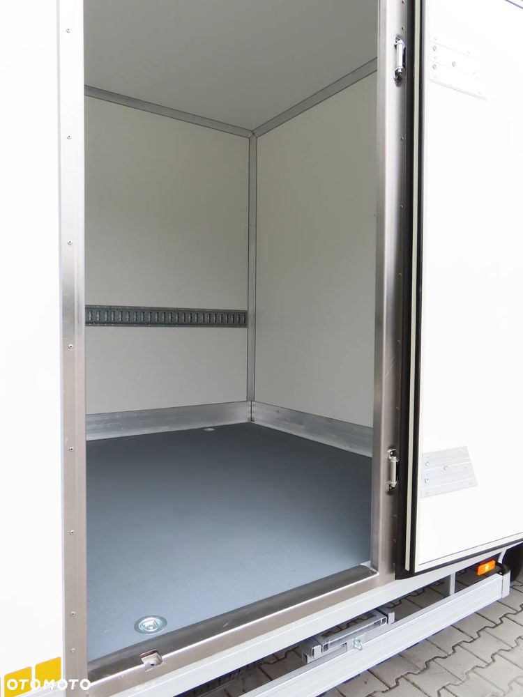Iveco Daily 35S18 3.0 HPI 180 KM POWER Kontener+ WINDA BÄR 750 Kg 8.E.Palet 4270 mm Długi Boczne Drzwi Rozstaw Osi 4100 mm Ładowność 905 Kg GWARANCJA PRODUCENTA Stan Jak Nowy Gotowy Dostępny POLECAM - 27