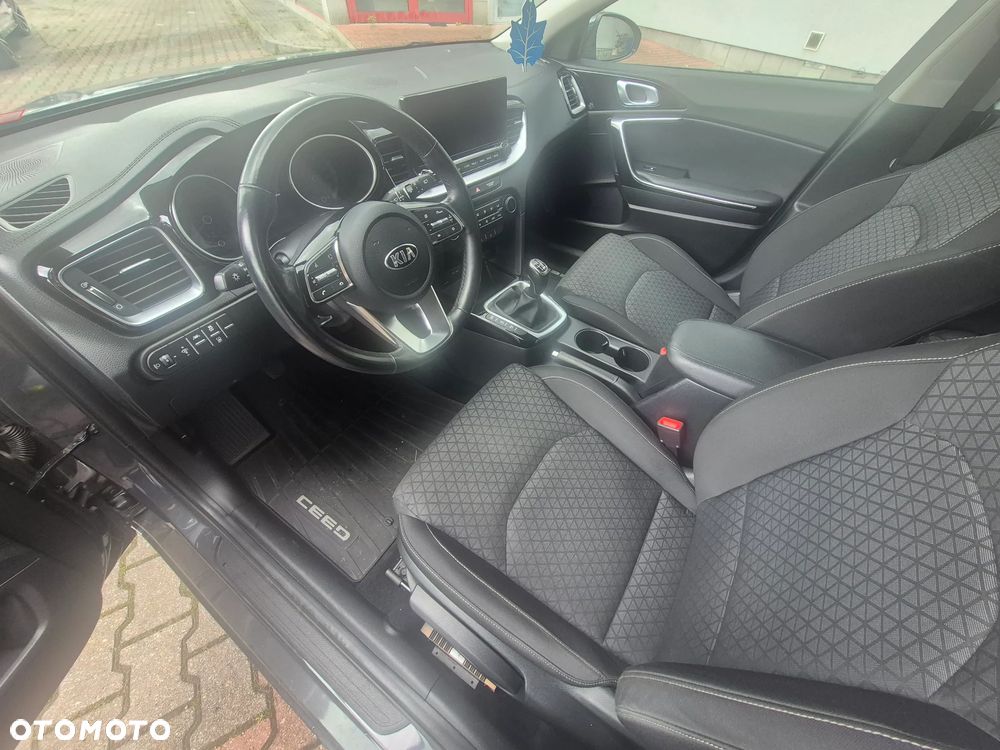 Kia Ceed 1.6 CRDi SCR L Business Line Plus - 9