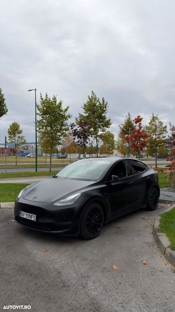 Tesla Model Y Performance Dual Motor AWD - 1