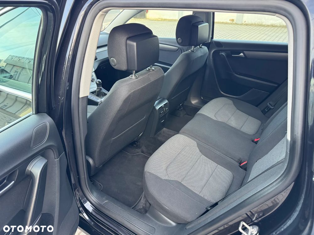 Volkswagen Passat Variant ver-variant-2-0-tdi-bluemotion-technology-highline - 11