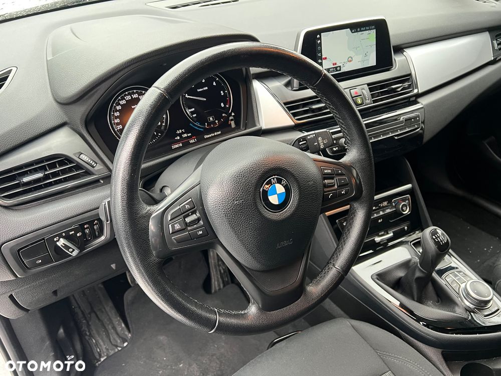 BMW Seria 2 216d Sport Line - 21