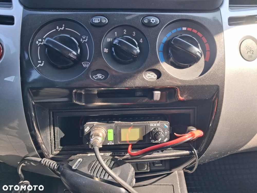 Mitsubishi Pajero Sport - 13