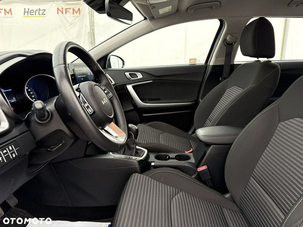 Kia Ceed - 13