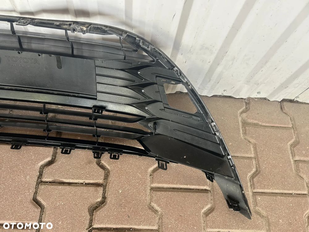 TOYOTA YARIS III LIFT 2017-2020 KRATKA ŚRODKOWA W ZDERZAK PRZÓD PRZEDNI ATRAPA GRILL LAKIEROWANA - 9