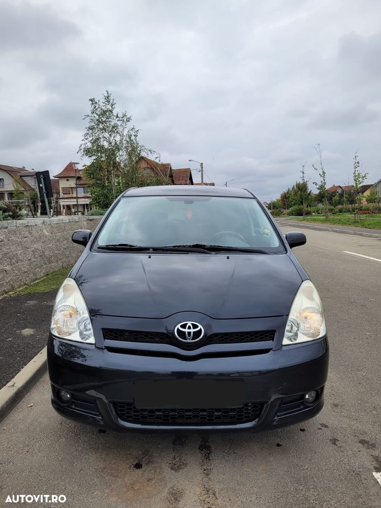 Toyota Corolla Verso 2.2 D-4D Luna - 2