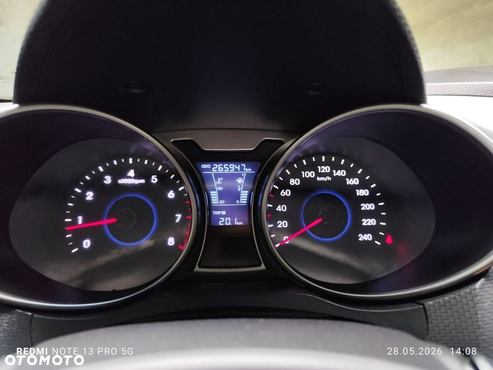 Hyundai Veloster - 15