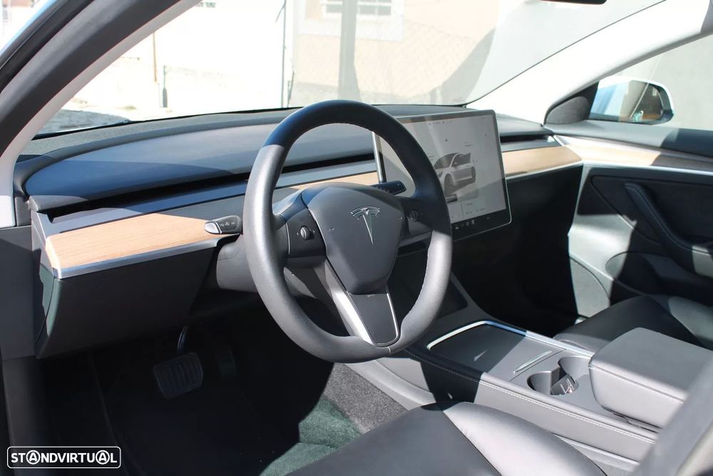 Tesla Model 3 - 13