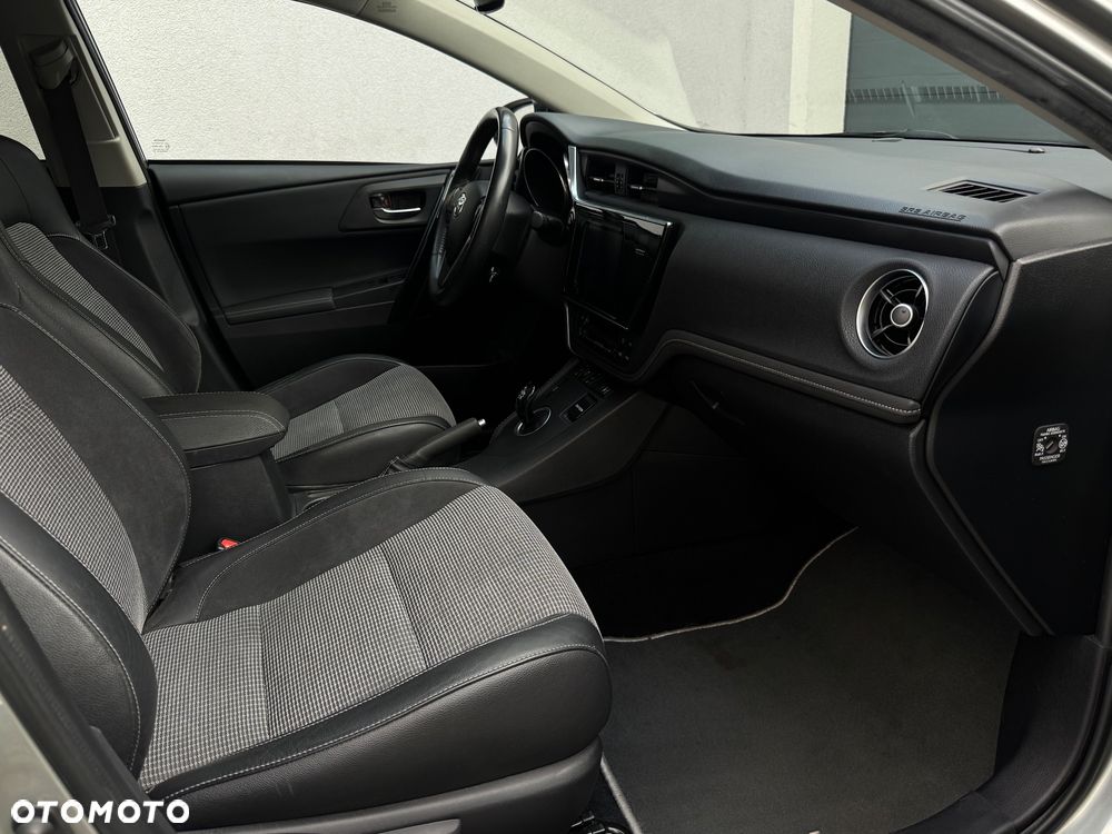 Toyota Auris 1.8 HSD Prestige NAVI - 25