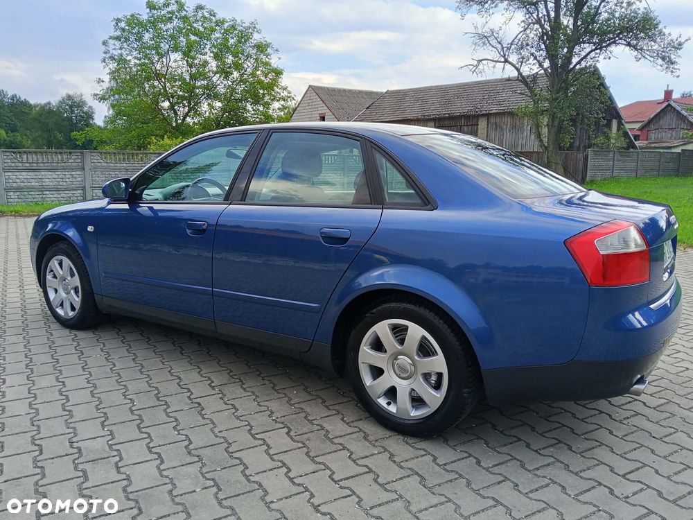 Audi A4 Limousine - 12