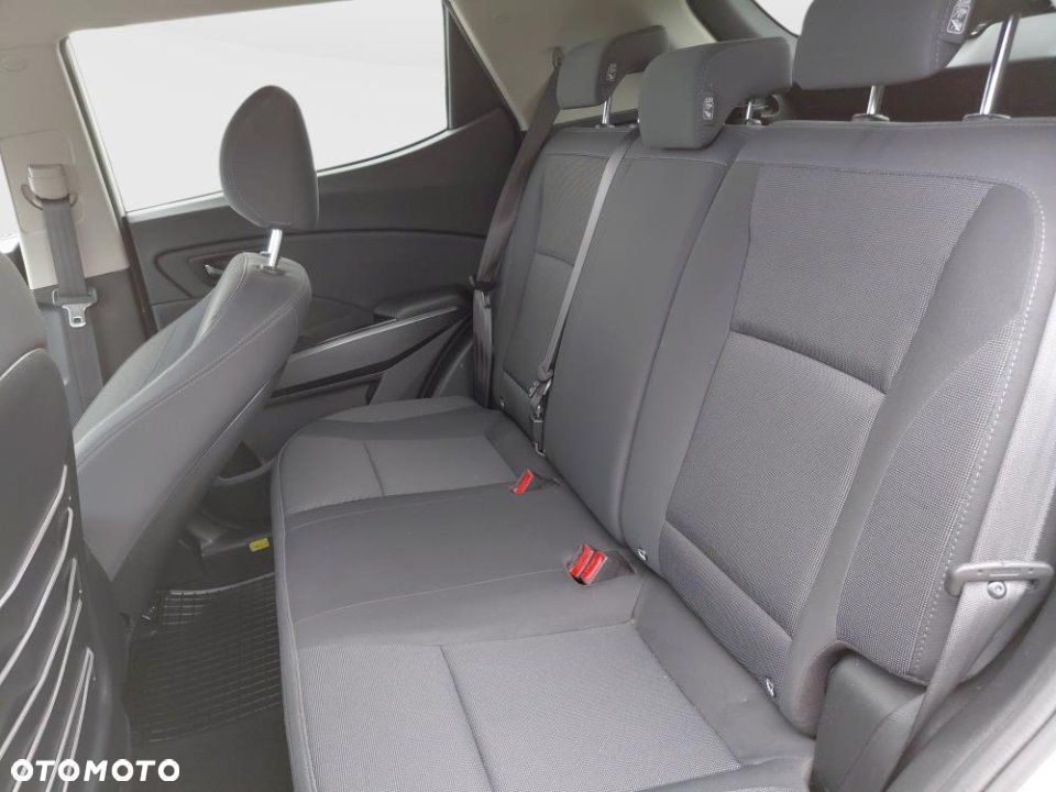 SsangYong/KGM Tivoli - 7