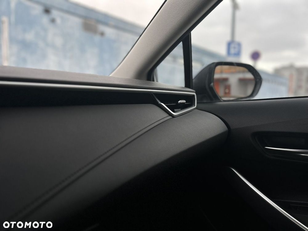 Toyota Corolla 1.8 Hybrid Comfort - 27