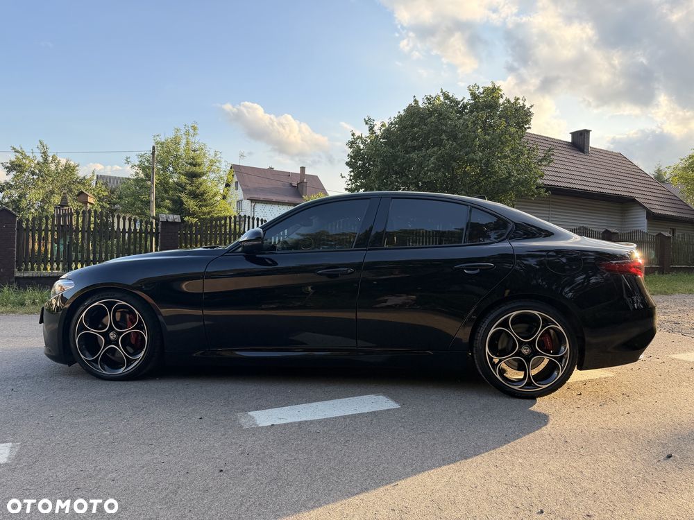 Alfa Romeo Giulia - 4