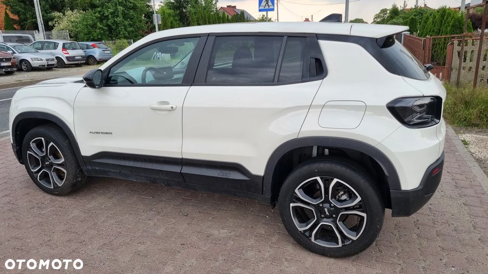 Jeep Avenger 1.2 GSE T3 Turbo-Benzin GDI Summit - 10