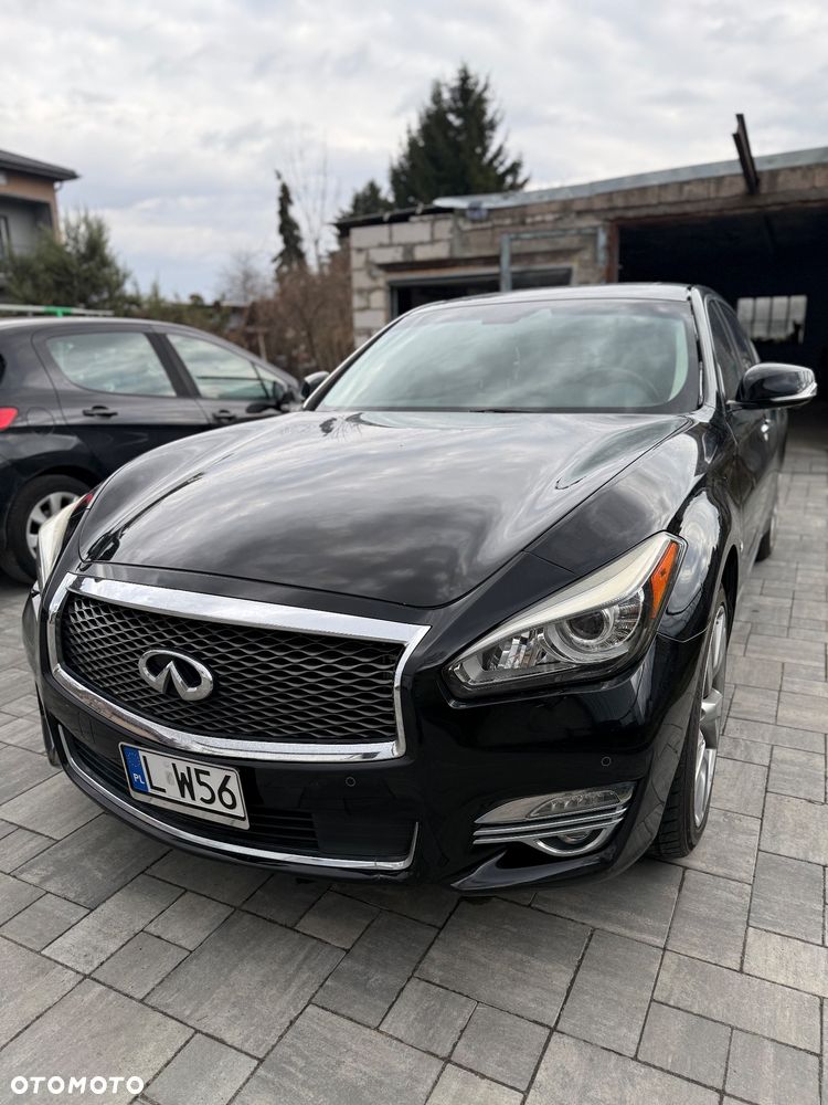 Infiniti Q70 - 2