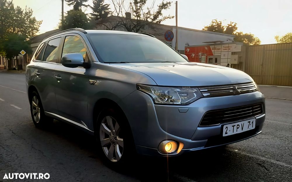 Mitsubishi Outlander 2.0 4WD - 3
