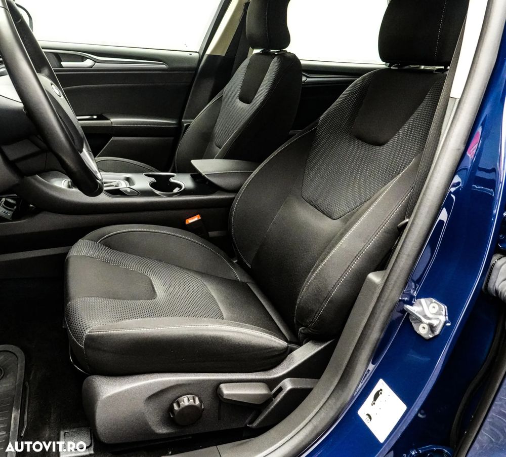 Ford Mondeo 2.0 HEV Titanium - 13