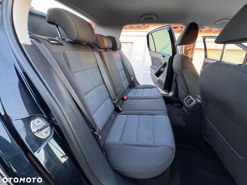 Volkswagen Golf - 24