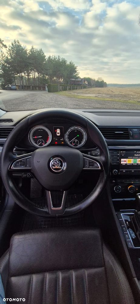 Skoda Superb 2.0 TDI L&K DSG - 9