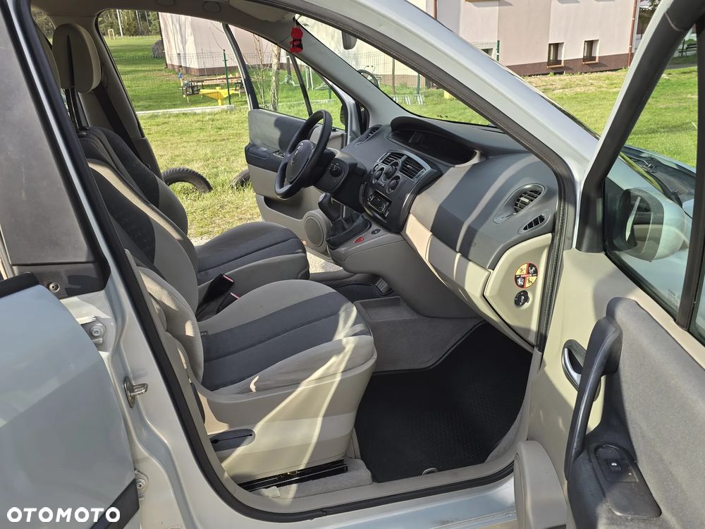 Renault Scenic 1.6 Exception - 8