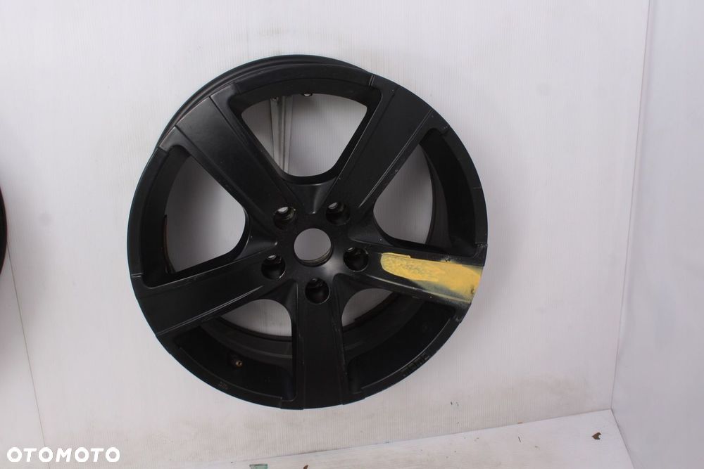 FELGA ALUMINIOWA UŻYWANA MOMO 5X114,3 17 ET42 - 1