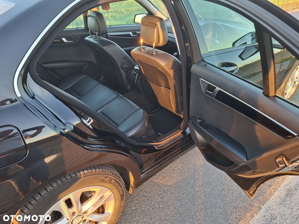 Mercedes-Benz Klasa C 220 CDI DPF (BlueEFFICIENCY) - 17