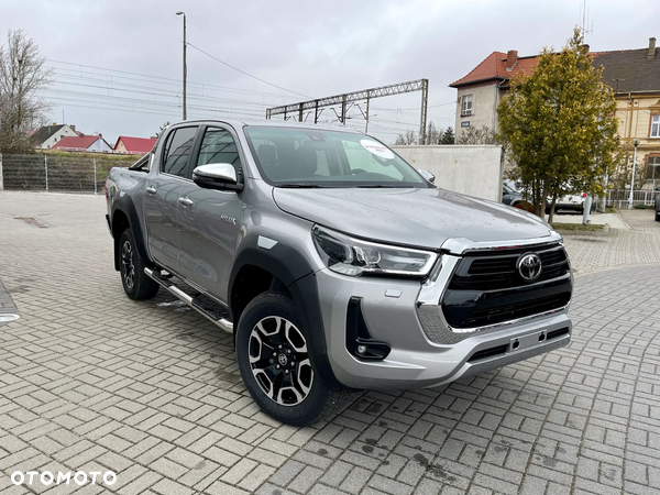 Toyota Hilux 2.8 D-4D Double Cab SR5 4x4