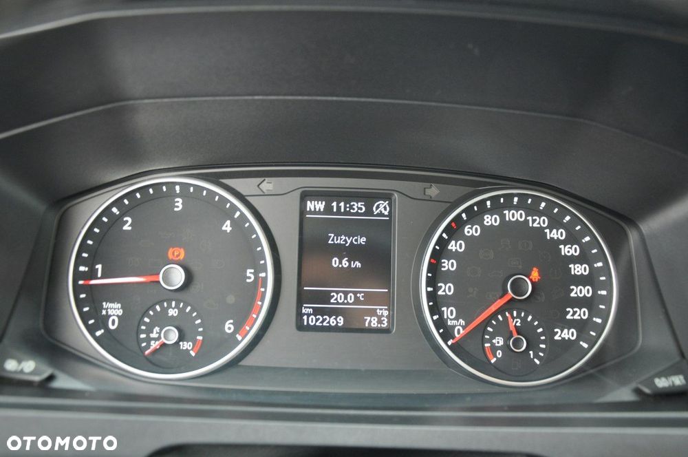 Volkswagen Caravelle - 13