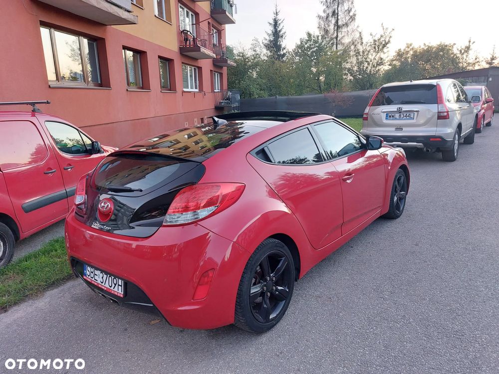Hyundai Veloster - 4