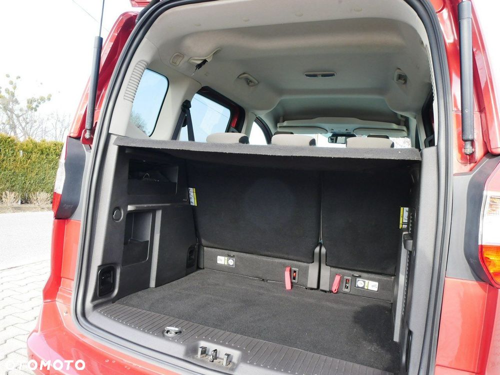 Ford Tourneo Courier - 26