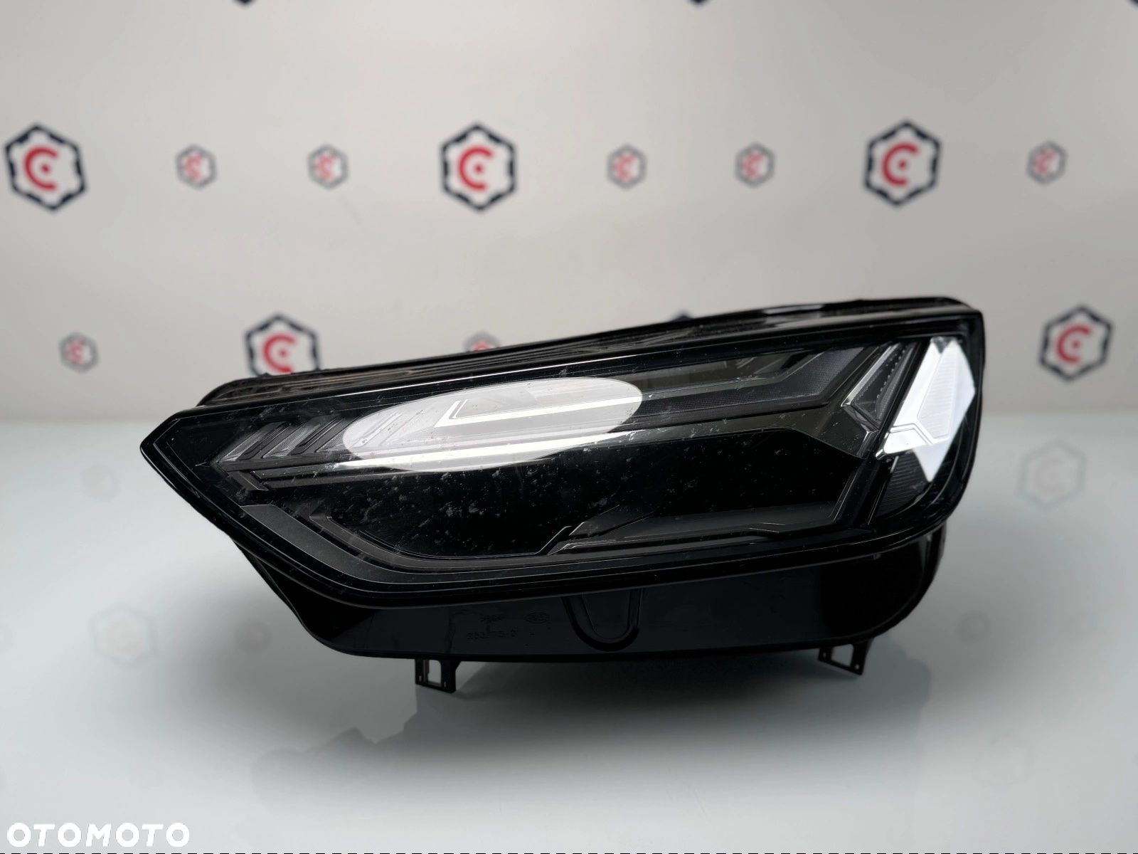 LAMPA LEWA PRZÓD AUDI Q5 80A LIFT MATRIX - 1