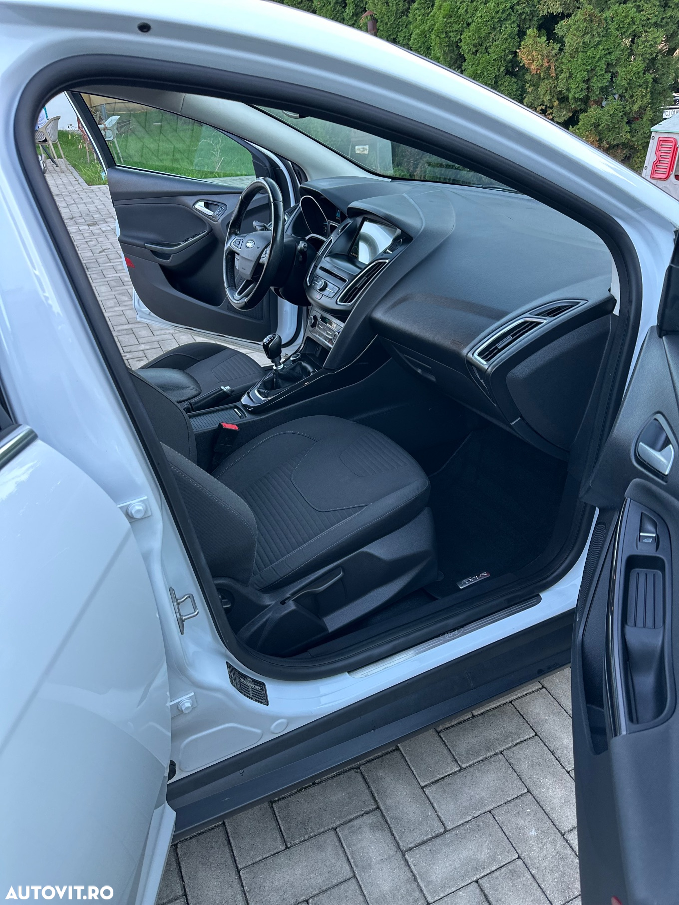 Ford Focus 1.5 EcoBlue Start-Stopp-System TITANIUM STYLE - 16
