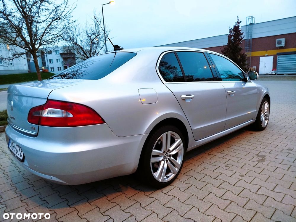 Skoda Superb 2.0 TDI DSG Exclusive - 6