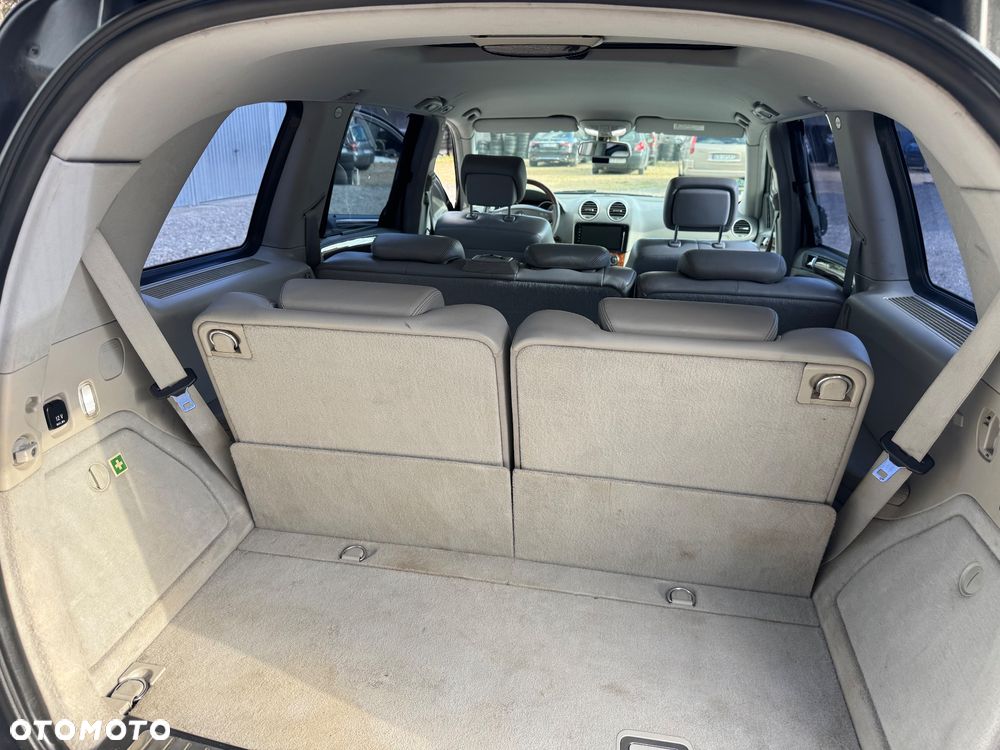 Mercedes-Benz GL - 13