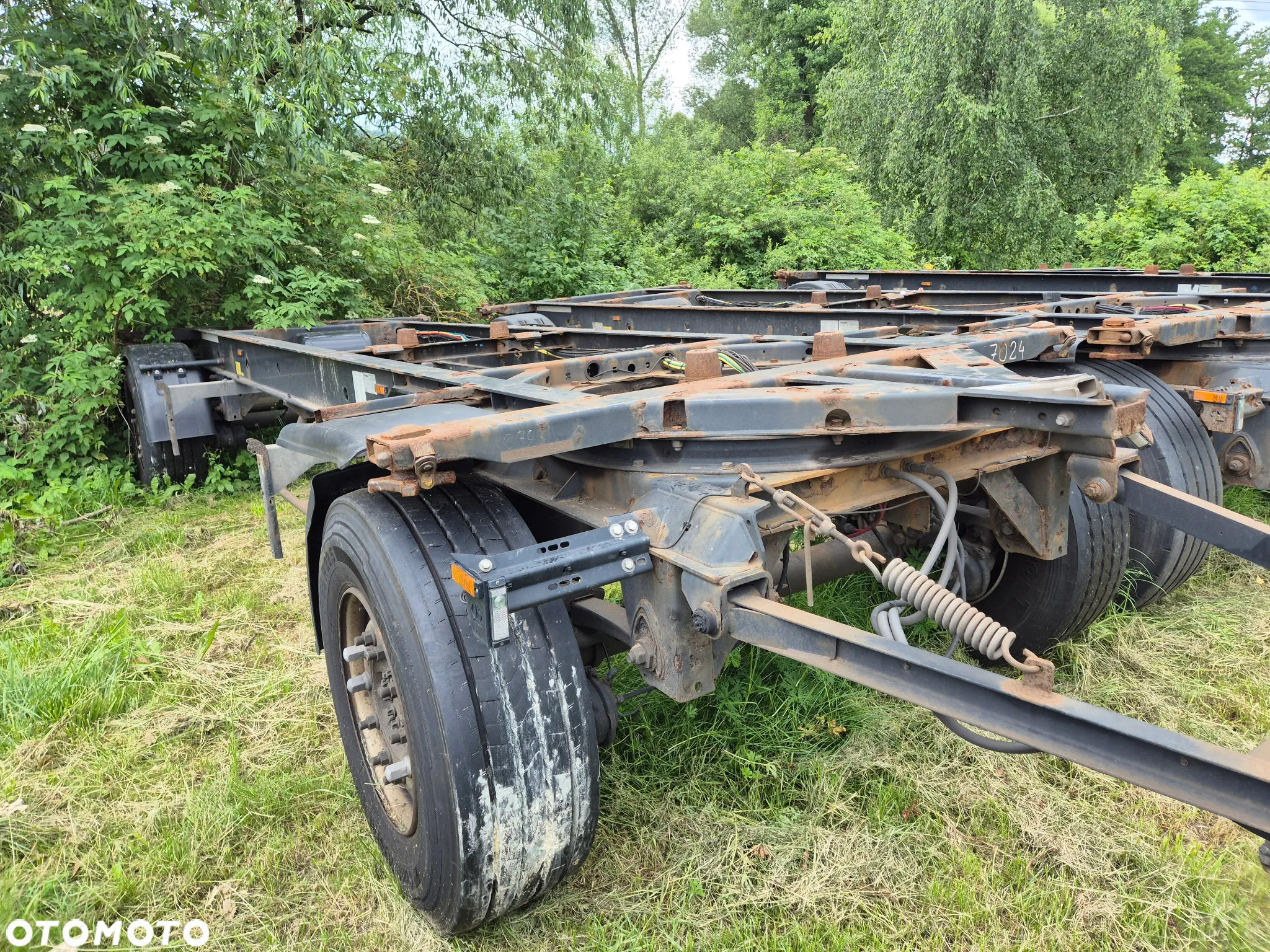 Krone BDF z Niemiec ładne opony stan BDB pod kontener podkontenerowa dyszel - 3