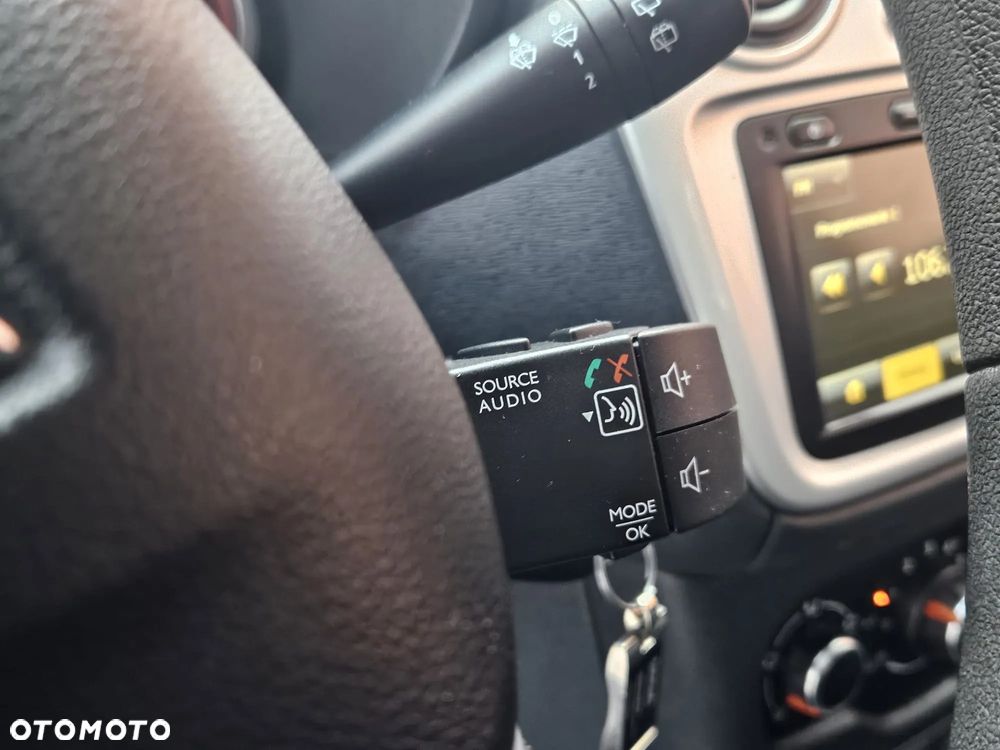 Dacia Lodgy 1.6 SCe Laureate S&S - 8