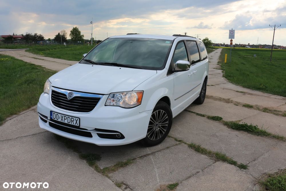 Lancia Voyager 2.8CRD S - 1