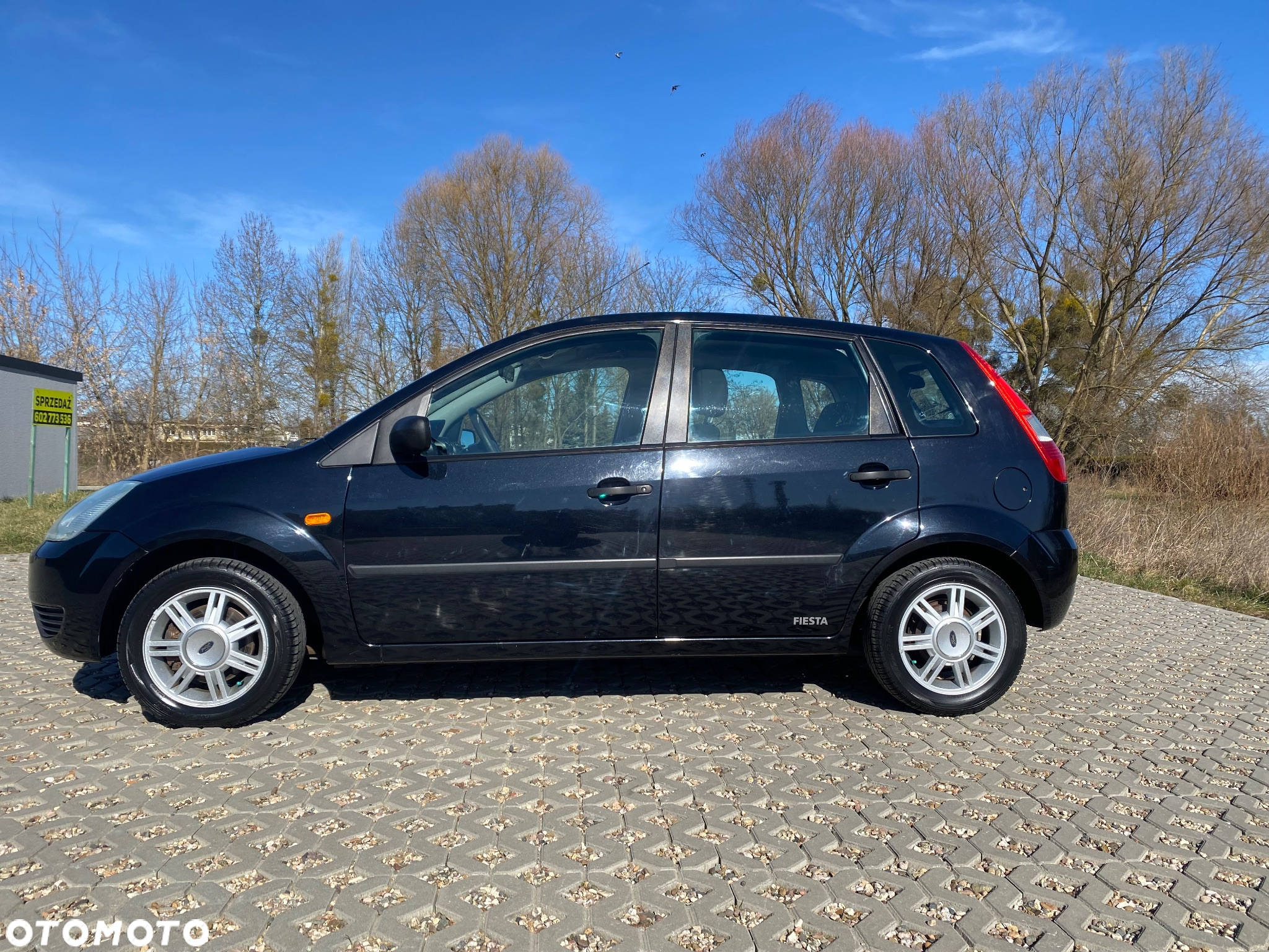 Ford Fiesta 1.3 Ambiente - 4