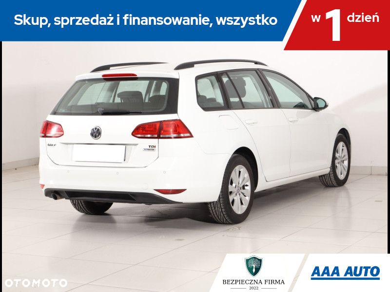 Volkswagen Golf - 6