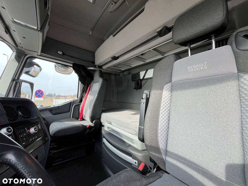 Renault T480 High Sleeper Cab - 11