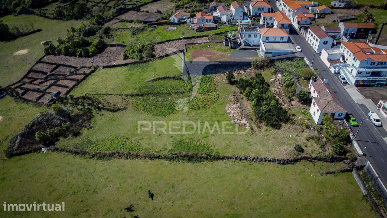 Terreno para venda no centro de São Mateus — Ilha do Pico - Grande imagem: 2/5