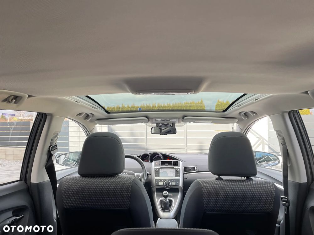 Toyota Verso 1.6 D-4D Prestige - 11