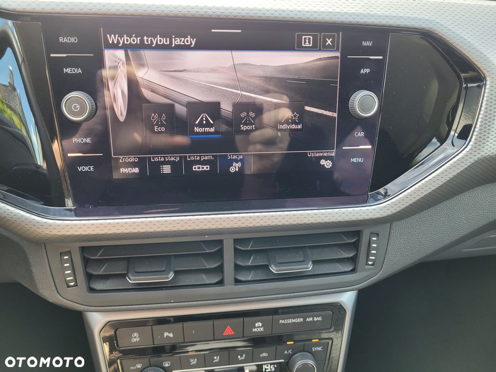 Volkswagen T-Cross 1.5 TSI OPF DSG R-Line - 24