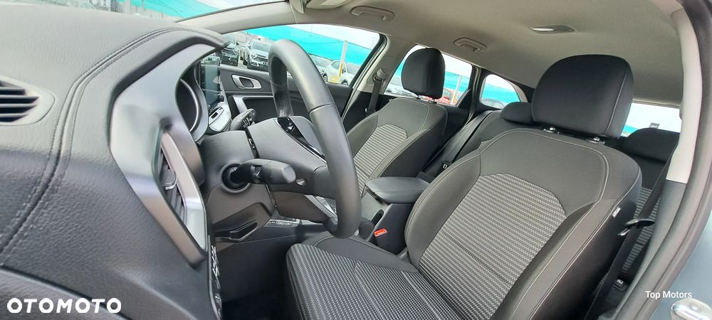 Kia Ceed 1.5 T-GDI M - 22